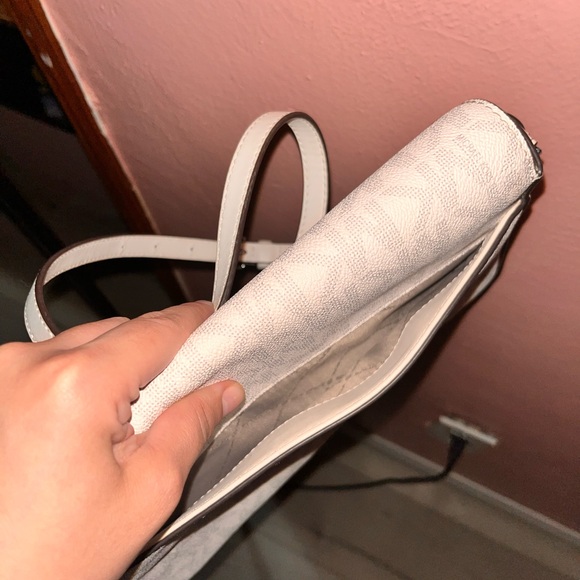 White Michael Kors purse - Picture 6 of 8